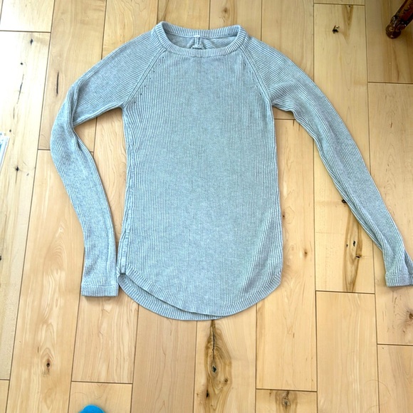Lululemon sweater light weight size 6 - Picture 1 of 4
